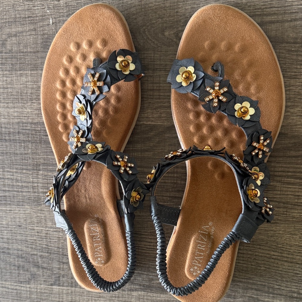 Elegant Floral Black and Brown Sandals